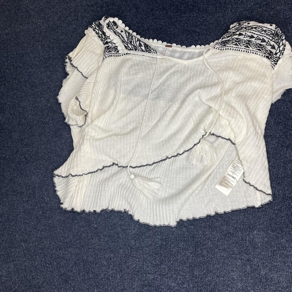 Free People Shirt Womens Small White Embroidered Boho Peasant‎ Tassel Top
